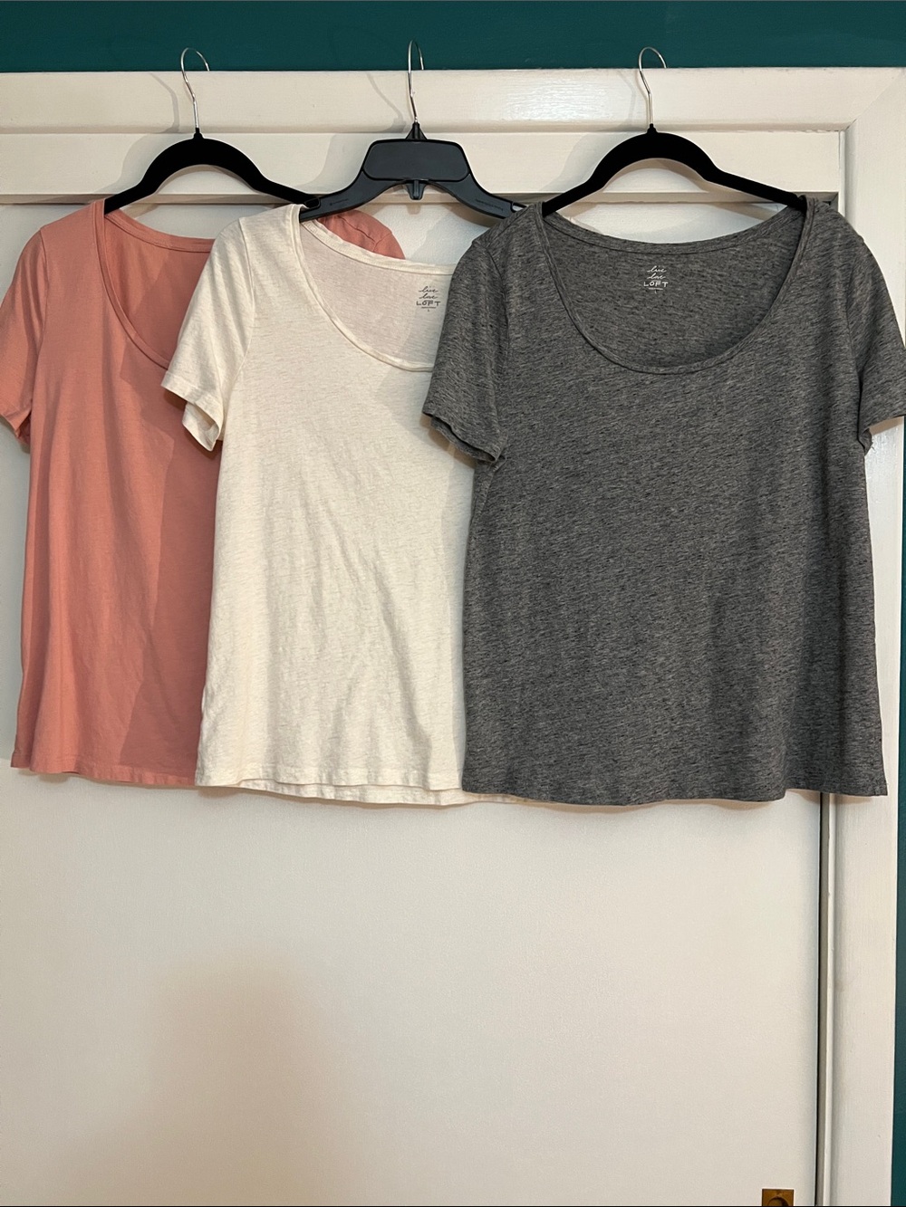live love Loft Women's Scoop Neck Tee - Dusty Pink, White, Charcoal